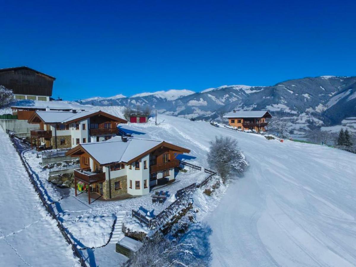 Chalet An Der Piste Kaprun Exteriör bild