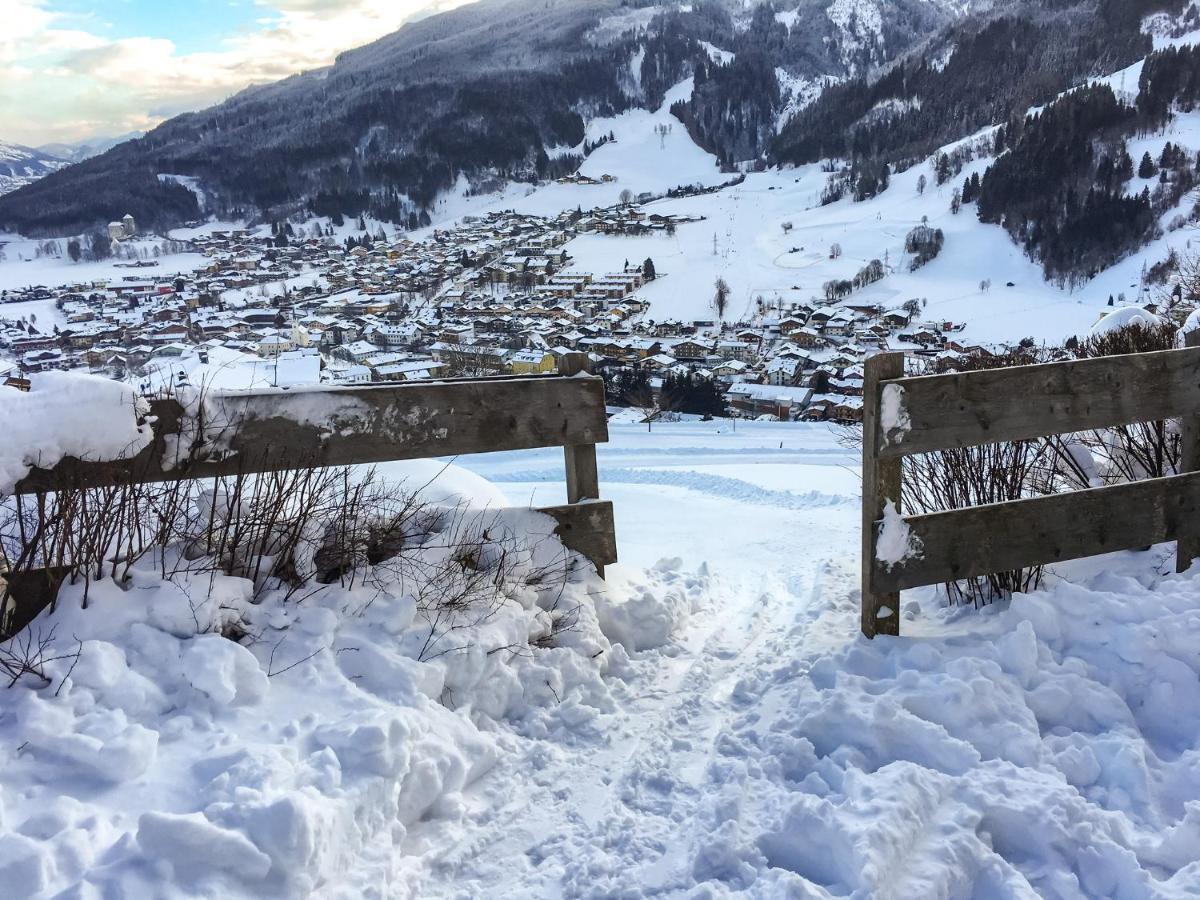 Chalet An Der Piste Kaprun Exteriör bild